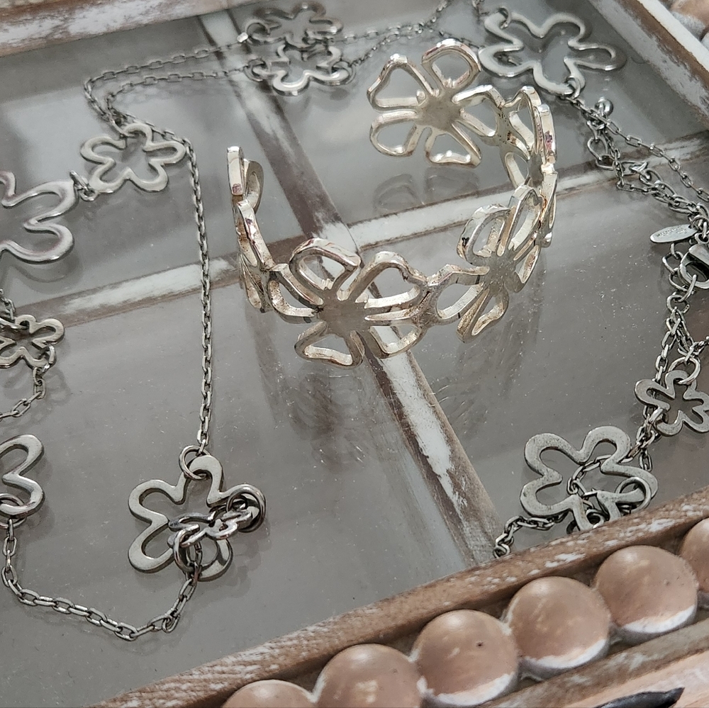Silver Floral Necklace and Bracelet Set